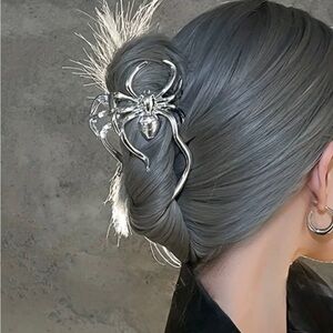 Womens Silver Tone Scary Halloween Spider Hair Claw Clip